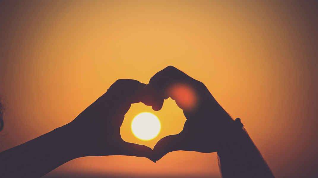 「拆彈專家 EP8 愛真的可以治癒一切？談愛的真諦」訪 翁正晃傳道、楊語晨姐妹